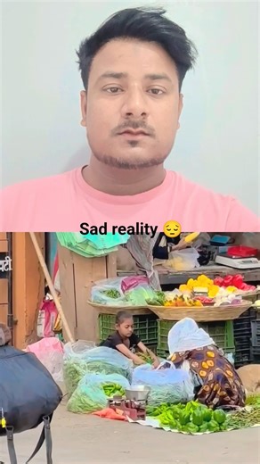 she should be playing 💔 not working 😥 खेलने कि उमर में काम ये सच्चाई रुला दी#maa#girl#humanity