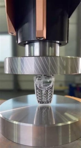 Hydraulic Press vs Nokia 3310 – Can the Legendary Phone Be Crushed?