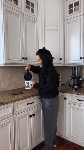 When your best friend starts cracking up before she even says hello… you already know the story is gonna be good  #besties #bestfriendvibes #relatable #funnymoments #girlfriends #reelfeel #friendshipreels | Laura J Pizzuti | Facebook