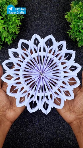 422K views · 3.6K reactions | Amazing Christmas Snowflake Folding And Cutting Ideas ❄ #reels #shorts #Xmas2025 #Christmasdecor #fblifestyle #fbyシvideo #fbreelsfypシ゚ | DIY And Paper Crafts | Facebook