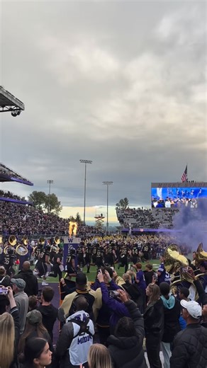 Joe McHale was spotted sporting one of University Book Store’s face stickers! Stop by the store to show off your own UW spirit with one of these accessories 💜 #uw #seattle #godawgs #universityofwashington #udub #uwseattle #purplereign #gohuskies #uwfootball #bigtenfootball #collegefootball #collegestudent | University Book Store