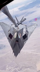 Lockheed F-117 Nighthawk siendo reabastecido #LockheedF117Nighthawk #USAirforce #Stealth #MilitaryAviation #Military #Militaria | General Historia