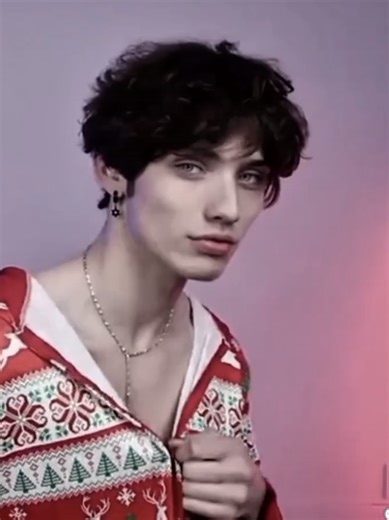 Chicolachowski Model Lookmaxxing Techniques