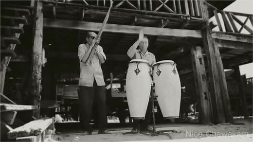 Master of Bamboo Mouth Organ: Sombat Simla [Isan, Thailand] 🇹🇭 Sombat Simla is a khene - แคน (bamboo mouth organ) player living in Mahasarakham province of Isan, Thailand. Sombat has been a public figure of Molam music. Artist: สมบัติ สิมหล้า [Sombat Simla] Born in Borabue, Maha Sarakham province, in 1963, he was exposed to molam music at an early age. His father is a khaen master and his mother a molam singer. He learned both the khaen and the sor (Isan fiddle) and was accompanying singers by