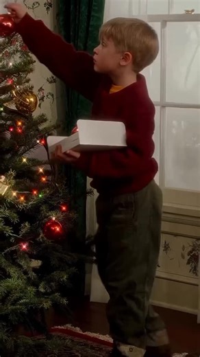 Easily Classy on Instagram: "Home Alone had an outsized cultural impact for a movie built on such a simple premise. It became one of the highest-grossing comedies of all time, proved that family films could dominate the box office without animation or fantasy worlds, and turned a modest suburban house into one of the most recognizable settings in movie history. Studios took notice. After Home Alone, kid-led films with real agency, not just cute sidekicks, became far more common throughout the 19