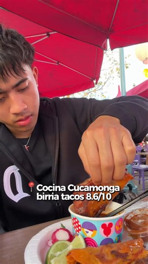 DAY 2 | THAT COLD BREW IS FIRE🔥what is your favorite disneyland food?!? disney calories don’t count.