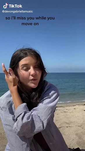 Devon Gabriella - A Little Hope Never Hurt (Lyrics)