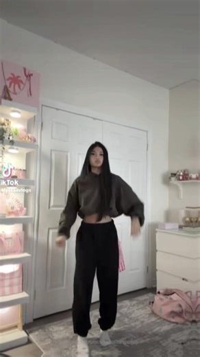 Ladies and gentlemen @alyssaavlogs @whos alyssa #fyp #viral #blowup #edit