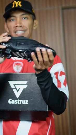 79K views · 1.1K reactions | SEPATU BOLA & FUTSAL ORIGINAL STOP!...