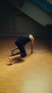 3.1M views · 10K reactions | Join us for two days of expert training on Animal Flow, the Quadrupedal Movement Training (QMT) system we teach around the world! Animal Flow is designed to improve the performance, resilience and function of the “human animal”. It offers a versatile and adaptable movement practice that can stand alone as an integrated approach to fitness or broken apart and added to existing training programs. | Animal Flow | Facebook