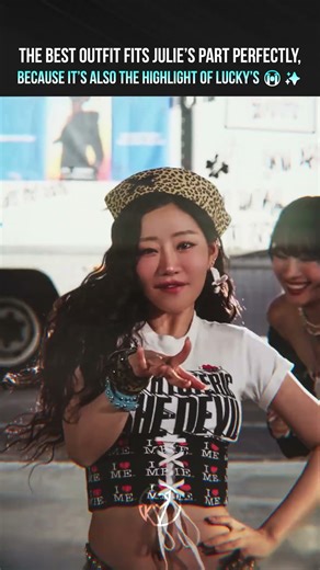 The best outfit fits Julie’s part perfectly, because it’s also the highlight of Lucky | KISS OF LIFE