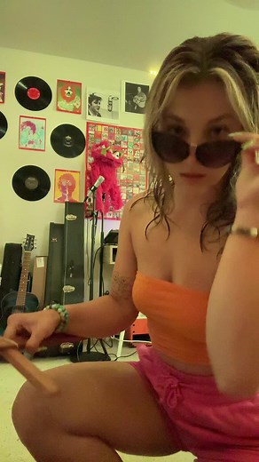 Murphy Puppet Dancing - The Original Rump Shaker