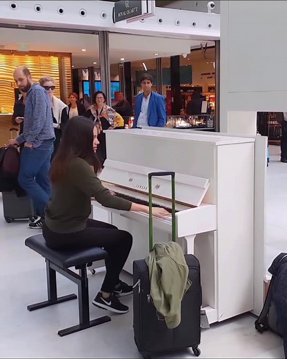 Experience the Boogie-Woogie Magic with Ladyva