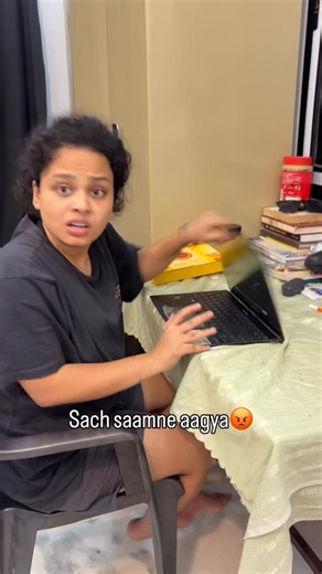 @decodingwithkulsum on Instagram: "More in the Caption⬇️ The website is in my bio check it out now. It’s: www.blackbox.ai Yeh AI powered tool lets you find any code you’re looking for by just asking the question. Isme GPT 5 bhi available hai✨ Yeh pura internet search karega sabse accurate and suitable answer ke liye jo aapko chahiye🤝🏻 Use it for free now: 1. go to www.blackbox.ai 2. chat with the bot 3. extract the code Straight forward and supper accurate start to code while you think. If you