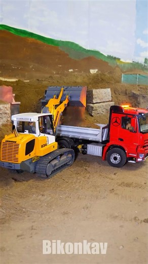 98K views · 1.5K reactions | 1/14 Scale Earth Mover! Watch the LR634 Load Like a Pro! MTC Osnabrück e.V. #rctruck #scalemodels #RC | Bikonkav RC Trucks | Facebook