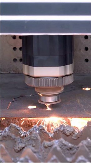 Hongniulaser 6KW Fiber Laser Cutter Cutting 3mm Carbon Steel