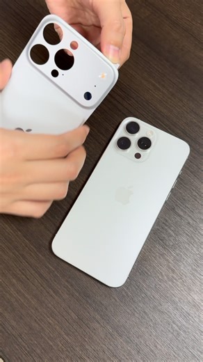 sreen protector on Instagram: "15PROMAX ➡️ 17PROMAX #screenprotector #temperedglass #baikoglass #orginalfactory #mobileaccessories"