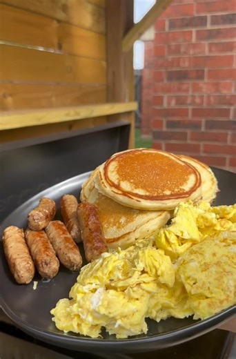 Brunch on the griddle! What's your go-to recipe for brunch? 🎥 by @cook_n_woods #TheCavemanstyle #TribeRecipes . . . #griddle #griddlecooking #griddlenation #griddlerecipe #brunch #brunchideas #brunchrecipe #bbq #bbqlover #bbqlife #bbqnation #bbqrecipe #meat #meatrecipe #meatlover #carnivore #carnivorediet #foodie #yummy #recipe #recipeideas #cooking #reels #bbqreels #instafood #menwhocook #pancake #egg | Thecavemanstyle