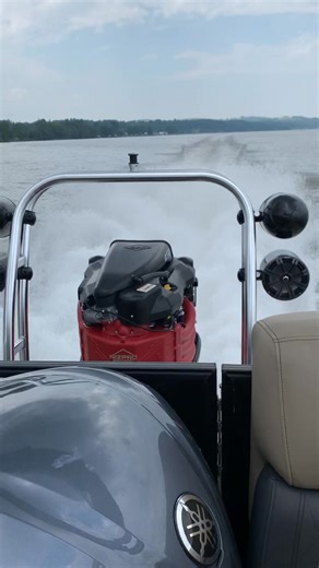 6.4K views · 43 reactions | One of the fastest single engine pontoons in the country | Super-Jets | Facebook