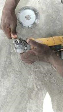 “Hand Cutting Machine Blade Change – 1 Mistake Can Cost Your Hand 😱⚠️”