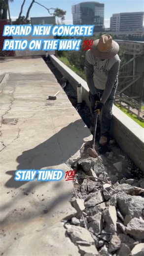 Reinforced Concrete Vs A Sledge Hammer | How To Demo Concrete | #sledgehammer #demolition 💯🫡