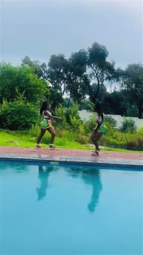 Zulu Maiden Dance Battle, Who won. let me know in the comment #zulu #dance #zuludance