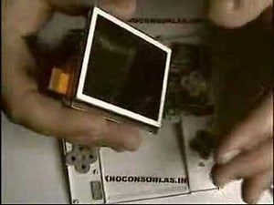 Disassembling DS Lite. TeknoConsolas.es