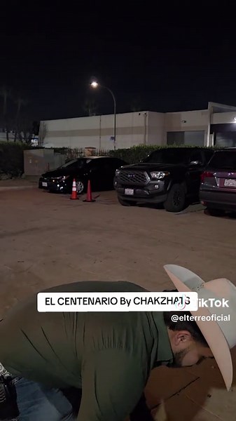 Jacks Hats: Gorras Bañadas en Oro y Diamantes