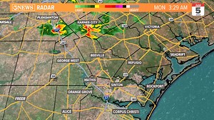 3:57 AM: We have a few thunderstorms moving southeast at about 30 mph. These will move into the Coastal Bend, and I expect more storms to develop as the sun comes up and this energy nears the coast between 7 and 10 AM. Watch First Edition Live from 5-7 AM: https://www.kiiitv.com/watch | Carly Smith WX | Facebook