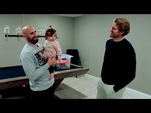 Road to the Discover NHL Winter Classic: Nick visits his brother Marcus for Thanksgiving