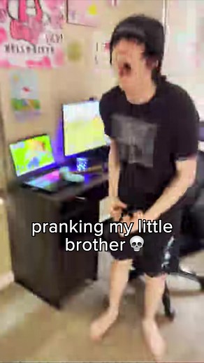 Captain Sparkles Breaks Sound Barrier in Hilarious Minecraft Video