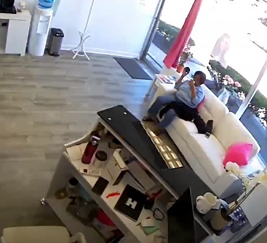 Patrons of Be.you.tiful Hair Salon got the shock of their lives when a deer crashed through the window. | Yahoo News Australia