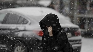 Vremea azi, 27 ianuarie. Ninge abundent în toată țara. Se va depune strat consistent de zăpadă