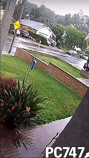 Rare Audio: Security Camera Captures Structural Failure In Flight (Cessna 414)