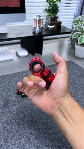 Red&Black blast bomb with revolver fidgets toys!