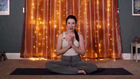15-Minute Evening Yoga Class – Day #3 (Yoga Stretches Before Bed)