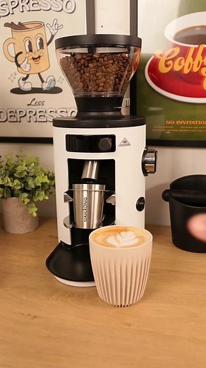 Welcome to my grinder series. Today’s Grinder Review: the Mahlkönig x54. I absolutely love this grinder, it’s a perfect all around grinder that grinds from French press down to espresso. It does have its pros and cons, like the dial doesn’t turn as smooth as I’d prefer and sometimes the grounds get a lot of static which can create a mess with spraying, but otherwise it produces delicious, consistent, fluffy coffee grounds. Definitely recommend! #mahlkonighome #partnershipwithmahlkonig #mahlkonig