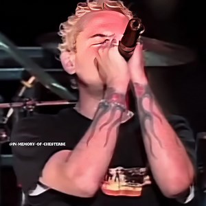 Linkin Park - Crawling (Live 2001) #MakeChesterProud #chester #music #linkinpark #chesterbennington | In memory of Chester bennington