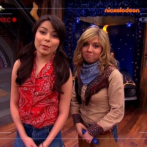 3.9M views · 134K reactions | No estoy llorando, TÚ estás llorando.  ¿Qué es lo que más extrañas de #iCarly?  #EnEsteDia | Nickelodeon en Español | Facebook