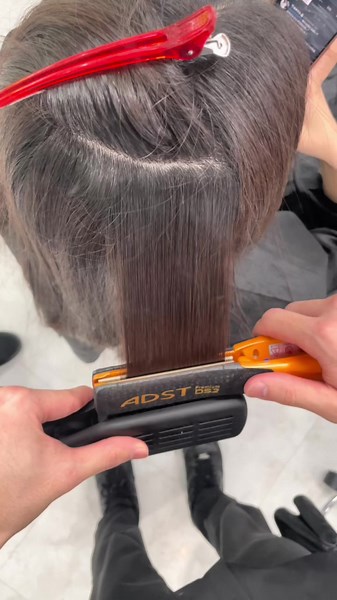 Straight. 絶対に信頼できる美容師さんに任せてください。#縮毛矯正 #ストレートアイロン #straightperm #ironwork