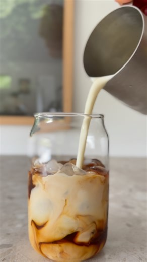 Shop the Kitchen Couture Compact Benchtop Ice Maker in store and online now! https://bit.ly/3NDPJLi | Briscoes