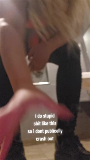 jezebel (@jezebelwhatthehell)’s videos with original sound - y1175800