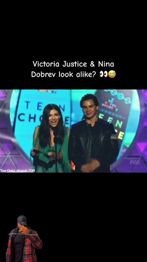 Victoria Justice Calls Nina Dobrev Her Doppelgänger at the Teen Choice Awards 😂❤️