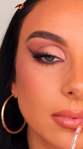 Soft summer glam! Head to my brand SAOI Cosmetic’s blog to watch the full in-depth eye tutorial ✨ https://www.saoicosmetics.com/blogs/tutorials/soft-summer-eye-tutorial Brushes used - S07 & S03 | Makeup By Serena Cleary