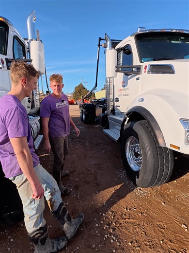 The EASIEST, dummy-proof way to determine if aluminum is polished or not 🙂👌🏽 At Fleet Wash Supply, we believe learning shouldn’t feel complicated or boring. Let us know if this cleared it up for you! #truckwash #pressurewashing #mobilewash #FleetManagement #fleetwash