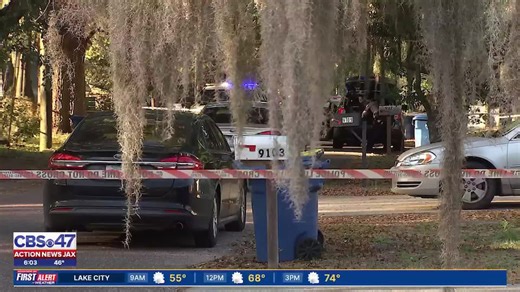 Resident shot during Jacksonville home invasion, manages to shoot suspected robber