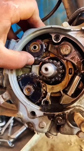 285K views · 1.5K reactions | If you cut the timing chain and install it. . . . . . . #facebook #socialmediamarketing | ravindra_sasane393 | Facebook