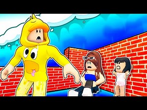 BUILD TO SURVIVE THE TSUNAMI with Melina and My Baby on ROBLOX 🌊