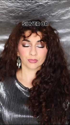 La Petite Gaby on Instagram: "À la recherche de ma colorimétrie 😅 j'ai essayé de faire mes même placement de blush/fap/ral mais avec des sous tons froid et Silver et avec des tons chaud et gold. Lequel me va le mieux ? Ps le maquillage gold avait déjà qlq heures de port (9h 😴) donc mes traits font un chouilla moins frais que le Silver qui venait d'être fait. Et surtout j'ai plus de poudre floutante jaune pour le contour des yeux. 🩶 sur un filtre tiktok tout le monde est d'accord pour me dire