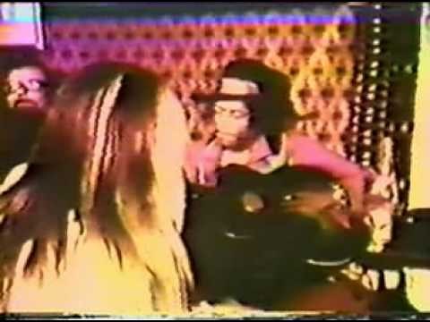 jimi hendrix fire + hound dog solo acoustic live! 69